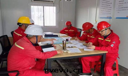 安(ān)全(quán)生(shēng)産始(shǐ)終(zhōng)是(shì)工程建設的(de)重(zhòng)中(zhōng)之(zhī)重(zhòng)